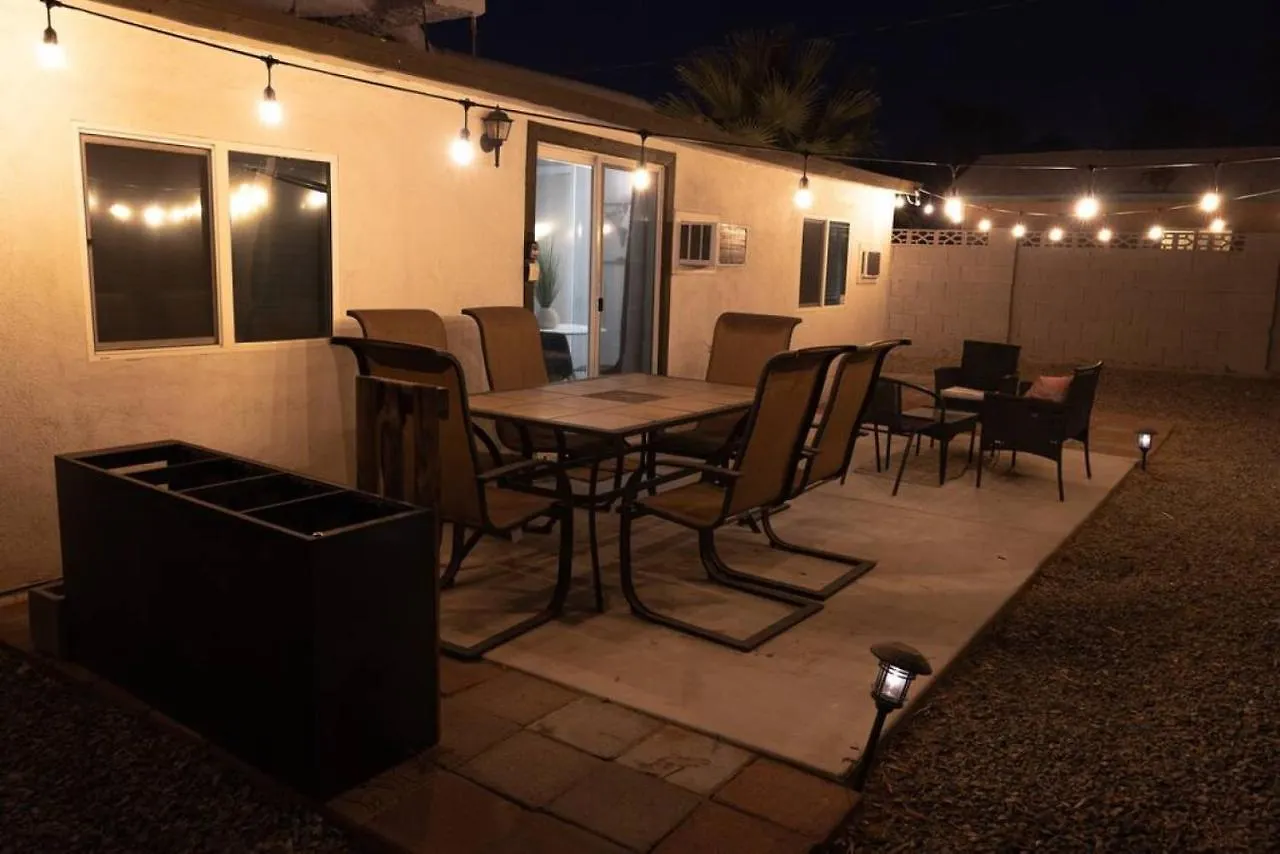 Sunny Guest Suite With Large Backyard - Pets Welcome Phoenix